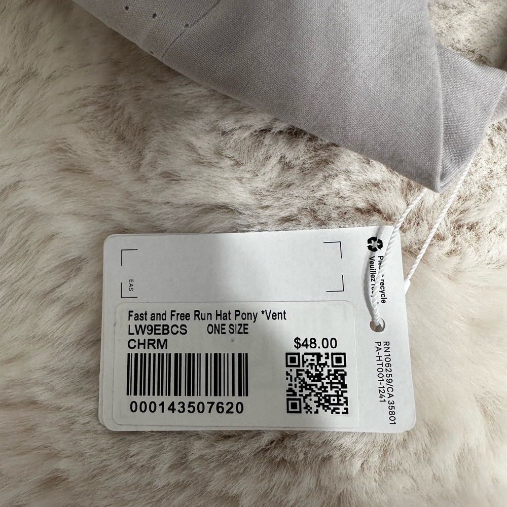 lululemon athletica Gray Hat - Picture 4 of 4